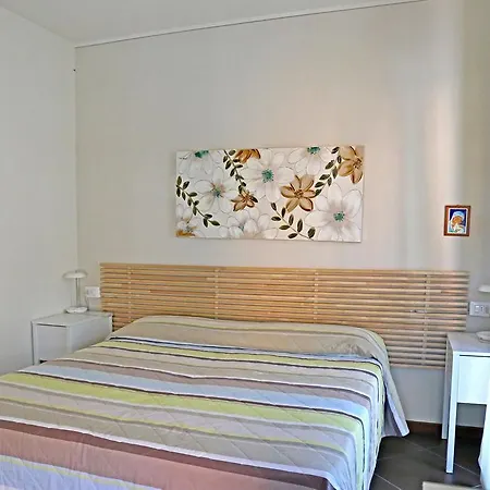 Amalfi לינה וארוחת בוקר 3*