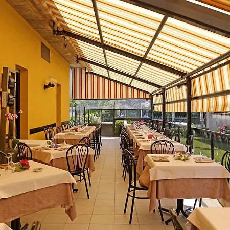 Amalfi לינה וארוחת בוקר 3*